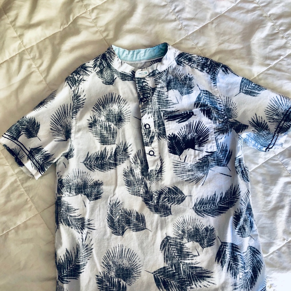 Boys light cotton print shirt raw hem 6 7